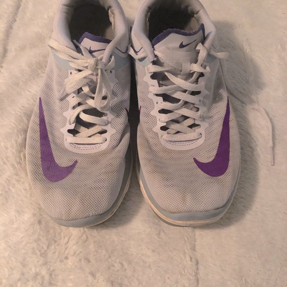 Nike shoes Size 8.5 - Picture 2 of 3